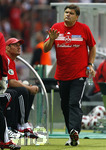 Fussball DFB-Pokal-Finale in Berlin, 26.05.2007,  VfB Stuttgart - 1.FC Nürnberg, Trainer Hans MEYER (Nürnberg) gestikuliert.