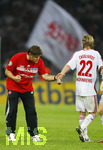 Fussball DFB-Pokal-Finale in Berlin, 26.05.2007,  VfB Stuttgart - 1.FC Nürnberg, Trainer Hans MEYER (li) freut sich mit Marco ENGELHARDT (re, beide Nürnberg).