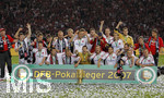 Fussball DFB-Pokal-Finale in Berlin, 26.05.2007,  VfB Stuttgart - 1.FC Nürnberg, Die Nürnberger Spieler feiern ihren DFB-Pokalsieg.