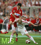 Fussball DFB-Pokal-Finale in Berlin, 26.05.2007,  VfB Stuttgart - 1.FC Nürnberg, Ricardo OSORIO (oben, Stuttgart) gegen Marco ENGELHARDT (unten, Nuernberg).