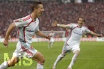 Fussball DFB-Pokal-Finale in Berlin, 26.05.2007,  VfB Stuttgart - 1.FC Nürnberg, Marek MINTAL (li, Nuernberg) freut sich über seinen Treffer zum 1:1. Horacio Javier PINOLA (re, Nuernberg) freut sich mit dem Torschuetzen. 