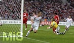 Fussball DFB-Pokal-Finale in Berlin, 26.05.2007,  VfB Stuttgart - 1.FC Nürnberg, Marke MINTAL (li, Nuernberg) trifft zum 1:1. Torwart Timoo HILDEBRAND (re, Stuttgart) ist geschlagen.