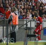 Fussball DFB-Pokal-Finale in Berlin, 26.05.2007,  VfB Stuttgart - 1.FC Nürnberg, CACAU (re, Stuttgart) muss nach einer Tätlichkeit den Platz verlassen. 