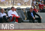 Fussball 1.Bundesliga 2006/07, Freundschaftsspiel, SSV Ulm 1846 - FC Bayern München, Dienstag 22.05.07,  Trainer Ottmar HITZFELD (re) und Manager Uli HOENESS (li, beide Bayern München) amüsieren sich.