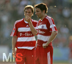 Fussball 1.Bundesliga 2006/07, Freundschaftsspiel, SSV Ulm 1846 - FC Bayern München, Dienstag 22.05.07, Andreas OTTL (li) denkt über Mark van BOMMEL  (re, Bayern München) nach.