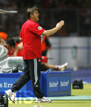 Fussball DFB-Pokal-Finale in Berlin, 26.05.2007,  VfB Stuttgart - 1.FC Nürnberg, Trainer Hans MEYER (Nürnberg) gestikuliert.