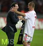 Fussball DFB-Pokal-Finale in Berlin, 26.05.2007,  VfB Stuttgart - 1.FC Nürnberg, Marek NIKL (re) und Sportdirektor Martin BADER (li, beide Nürnberg) shakehands.