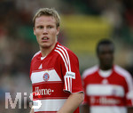 Fussball 1.Bundesliga 2006/07, Freundschaftsspiel, SSV Ulm 1846 - FC Bayern München, Dienstag 22.05.07, Christian LELL (Bayern München) ist nachdenklich.