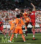 Fussball 1.Bundesliga 2006/07:  34. Spieltag,  VfB Stuttgart - FC Energie Cottbus  19.05.2007,  Sami KHEDIRA (li, Stuttgart) Kopfball zum 2:1 Treffer.