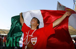Fussball 1.Bundesliga 2006/07:  34. Spieltag,  VfB Stuttgart - FC Energie Cottbus  19.05.2007,  Pavel PARDO (Stuttgart) mit seiner Landesflagge bei der Ehrenrunde.