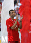 Fussball 1.Bundesliga 2006/07:  34. Spieltag,  VfB Stuttgart - FC Energie Cottbus  19.05.2007,   Markus BABBEL (Stuttgart) applaudiert nachdenklich den Zuschauern.