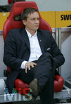 Fussball 1.Bundesliga 2006/07:  34. Spieltag,  VfB Stuttgart - FC Energie Cottbus  19.05.2007, Sportdirektor Horst HELDT (Stuttgart) ist vor dem Spiel angespannt. 