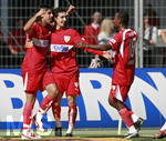 Fussball 1.Bundesliga 2006/07:  34. Spieltag,  VfB Stuttgart - FC Energie Cottbus  19.05.2007, Torjubel:  Sami KHEDIRA (li), Roberto HILBERT (mitte) und CACAU (re, alle drei Stuttgart) liegen sich in den Armen.