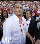 Fussball 1.Bundesliga 2006/07:  34. Spieltag,  VfB Stuttgart - FC Energie Cottbus  19.05.2007, Trainer Armin VEH (vorne) und Sportdirektor Horst HELDT (re, Stuttgart).