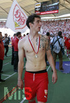 Fussball 1.Bundesliga 2006/07:  34. Spieltag,  VfB Stuttgart - FC Energie Cottbus  19.05.2007,  Roberto HILBERT (Stuttgart) mit Medaille um den Hals.