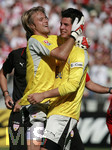 Fussball 1.Bundesliga 2006/07:  34. Spieltag,  VfB Stuttgart - FC Energie Cottbus  19.05.2007,  Überschwenlicher Jubel. Torwart Timo HILDEBRAND (links)  und Ersatztorwart Michael LANGER (re, beide Stuttgart) liegen sich in den Armen. 