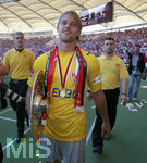 Fussball 1.Bundesliga 2006/07:  34. Spieltag,  VfB Stuttgart - FC Energie Cottbus  19.05.2007,  Torwart Timo HILDEBRAND (Stuttgart) nimmt,  mit Tränen in den Augen,  Abschied von den Fans. 