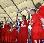 Fussball 1.Bundesliga 2006/07:  34. Spieltag,  VfB Stuttgart - FC Energie Cottbus  19.05.2007, Meisterschaftsfeier der  Stuttgarter Spieler. v.l.n.r. Ricardo OSORIO,  Mario GOMEZ, Sami KHEDIRA,Thomas HITZLSPERGER und Ludovic MAGNIN.     