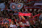 Fussball 1.Bundesliga 2006/07:  34. Spieltag,  VfB Stuttgart - FC Energie Cottbus  19.05.2007, Die Stuttgarter Fans feiern und singen.   