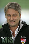Fussball 1.Bundesliga 2006/07:  Spieltag 24, Bayer 04 Leverkusen - VfB Stuttgart, 03.03.07, Trainer Armin VEH (Stuttgart) lacht herzlich. 