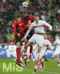 Fussball 1.Bundesliga 2006/07:  Spieltag 24, Bayer 04 Leverkusen - VfB Stuttgart, 03.03.07, Matthieu DELPIERRE (re, Stuttgart) kann sich nicht durch setzen.  