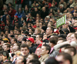 Fussball 1.Bundesliga 2006/07:  Spieltag 24, Bayer 04 Leverkusen - VfB Stuttgart, 03.03.07, Die Fans halten ein Transparent hoch auf dem 