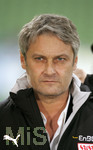Fussball 1.Bundesliga 2006/07:  Spieltag 24, Bayer 04 Leverkusen - VfB Stuttgart, 03.03.07, Trainer Armin VEH (Stuttgart) ist nachdenklich.