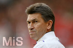 1. Bundesliga Herren, 25.Spieltag im Gottlieb-Daimler-Stadion, VfB Stuttgart - VFL Wolfsburg, Trainer  Klaus AUGENTHALER (Wolfsburg) ist nachdenklich.