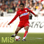 1. Bundesliga Herren, 25.Spieltag im Gottlieb-Daimler-Stadion, VfB Stuttgart - VFL Wolfsburg,  Pavel PARDO (Stuttgart) Schusshaltung.   