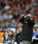 1. Bundesliga Herren, 25.Spieltag im Gottlieb-Daimler-Stadion, VfB Stuttgart - VFL Wolfsburg, Trainer Armin VEH (Stuttgart) schlägt die Hände über dem Kopf zusammen.