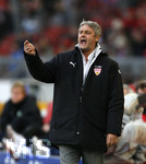 1. Bundesliga Herren, 25.Spieltag im Gottlieb-Daimler-Stadion, VfB Stuttgart - VFL Wolfsburg, Trainer Armin VEH (Stuttgart) schreit vor Wut. 
