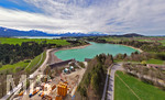 26.04.2019, Der Stausee Forggensee bei Fssen im Allgu. Der Stausee ist derzeit wenig mit Wasser gefllt, der Staudamm links im Bild bei Rosshaupten musste repariert werden, nun sind die Reparaturarbeiten fertiggestellt und der See wird wieder mit Wasser vom Lech aufgefllt.