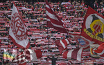 04.05.2019, Fussball 1. Bundesliga 2018/2019, 32. Spieltag, FC Bayern Mnchen - Hannover 96, in der Allianz Arena Mnchen. Die Fans in der Sdkurve feuern die Mannschaft an.

 
