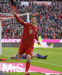 04.05.2019, Fussball 1. Bundesliga 2018/2019, 32. Spieltag, FC Bayern Mnchen - Hannover 96, in der Allianz Arena Mnchen. Torjubel Robert Lewandowski (FC Bayern Mnchen).

 
