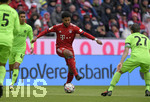 04.05.2019, Fussball 1. Bundesliga 2018/2019, 32. Spieltag, FC Bayern Mnchen - Hannover 96, in der Allianz Arena Mnchen. mitte: Serge Gnabry (FC Bayern Mnchen) 

 
