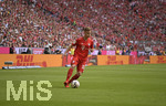 18.05.2019, Fussball 1. Bundesliga 2018/2019, 34. Spieltag, FC Bayern Mnchen - Eintracht Frankfurt, in der Allianz-Arena Mnchen. Joshua Kimmich (FC Bayern Mnchen) am Ball.

 
