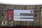 18.05.2019, Fussball 1. Bundesliga 2018/2019, 34. Spieltag, FC Bayern Mnchen - Eintracht Frankfurt, in der Allianz-Arena Mnchen. Der VIDEOASSIST hat eingegriffen und das Ergebnis steht auf der Anzeigetafel: Situation: Tor, berpffung: Abseits, Entscheidung: Kein Tor.

 
