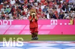 18.05.2019, Fussball 1. Bundesliga 2018/2019, 34. Spieltag, FC Bayern Mnchen - Eintracht Frankfurt, in der Allianz-Arena Mnchen. Bayernmaskottchen Berni auf dem Rasen.

 
