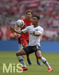 18.05.2019, Fussball 1. Bundesliga 2018/2019, 34. Spieltag, FC Bayern Mnchen - Eintracht Frankfurt, in der Allianz-Arena Mnchen. Jonathan de Guzman (Eintracht Frankfurt) am Ball.

 
