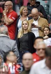 18.05.2019, Fussball 1. Bundesliga 2018/2019, 34. Spieltag, FC Bayern Mnchen - Eintracht Frankfurt, in der Allianz-Arena Mnchen. Nina Neuer, Ehefrau von Torwart Manuel Neuer (FC Bayern Mnchen) auf der Tribne.

 
