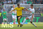 18.05.2019, Fussball 1. Bundesliga 2018/2019, 34. Spieltag, Borussia Mnchengladbach - Borussia Dortmund, im Borussia-Park Mnchengladbach. (L-R) Christian Pulisic (Dortmund) gegen Thorgan Hazard (Gladbach)


