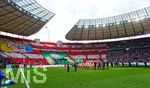 25.05.2019, Fussball DFB-Pokalfinale 2019, RB Leipzig - FC Bayern Mnchen, im Olympiastadion Berlin,  Einmarsch der beiden Mannschaften, die Leipziger Fans mit einer Choreografie in ihrer Kurve.

 
