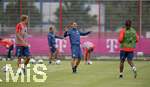 08.07.2019, Fussball 1.Bundesliga 2019/2020, Trainingsauftakt FC Bayern Mnchen, an der Sbener Strasse. Trainer Niko Kovac (FC Bayern Mnchen) gibt Anweisungen.