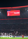 18.09.2019, Fussball UEFA Champions League 2019/2020, Gruppenphase, 1.Spieltag, FC Bayern Mnchen - Roter Stern Belgrad, in der Allianz-Arena Mnchen,  Auf der Anzeigetafel steht 70000 Zuschauer 



