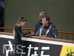 26.09.2019, Eiskunstlauf, 51. Nebelhorn-Trophy in Oberstdorf im Allgu, im Eissportzentrum Oberstdorf. Frauen Kurzprogramm, Nicole Schott (Deutschland) mit ihrem Trainer Michael Huth (re).