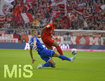 05.10.2019, Fussball 1. Bundesliga 2019/2020, 7.Spieltag, FC Bayern Mnchen - TSG Hoffenheim, in der Allianz-Arena Mnchen. v.li: Stefan Posch (TSG 1899 Hoffenheim) gegen Serge Gnabry (FC Bayern Mnchen).


