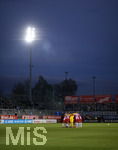 07.10.2019, Fussball 3.Bundesliga 2019/2020, 11. Spieltag, Wrzburger Kickers - TSV 1860 Mnchen, in der Flyeralarm-Arena Wrzburg.  Vor dem Spiel, Motivationskreis der beiden Mannschaften.


