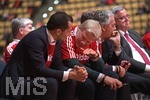 15.11.2019, Fussball 1. Bundesliga 2019/2020,  FC Bayern Mnchen, Jahreshauptversammlung 2019 in der Olympiahalle Mnchen, v.li: Sportdirektor Hasan Salihamidzic (Bayern Mnchen) und Oliver Kahn im Gesprch.  

 
