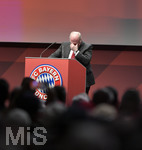 15.11.2019, Fussball 1. Bundesliga 2019/2020,  FC Bayern Mnchen, Jahreshauptversammlung 2019 in der Olympiahalle Mnchen,  Prsident Uli Hoeness (FC Bayern) weinend bei seiner letzten Rede vor den Mitgliedern.

 
