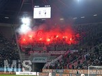 17.12.2019, Fussball 1. Bundesliga 2019/2020, 16.Spieltag, FC Augsburg - Fortuna Dsseldorf, in der WWK-Arena Augsburg,  Dsseldorfer Fans znden Pyrotechnik in ihrem Block.


